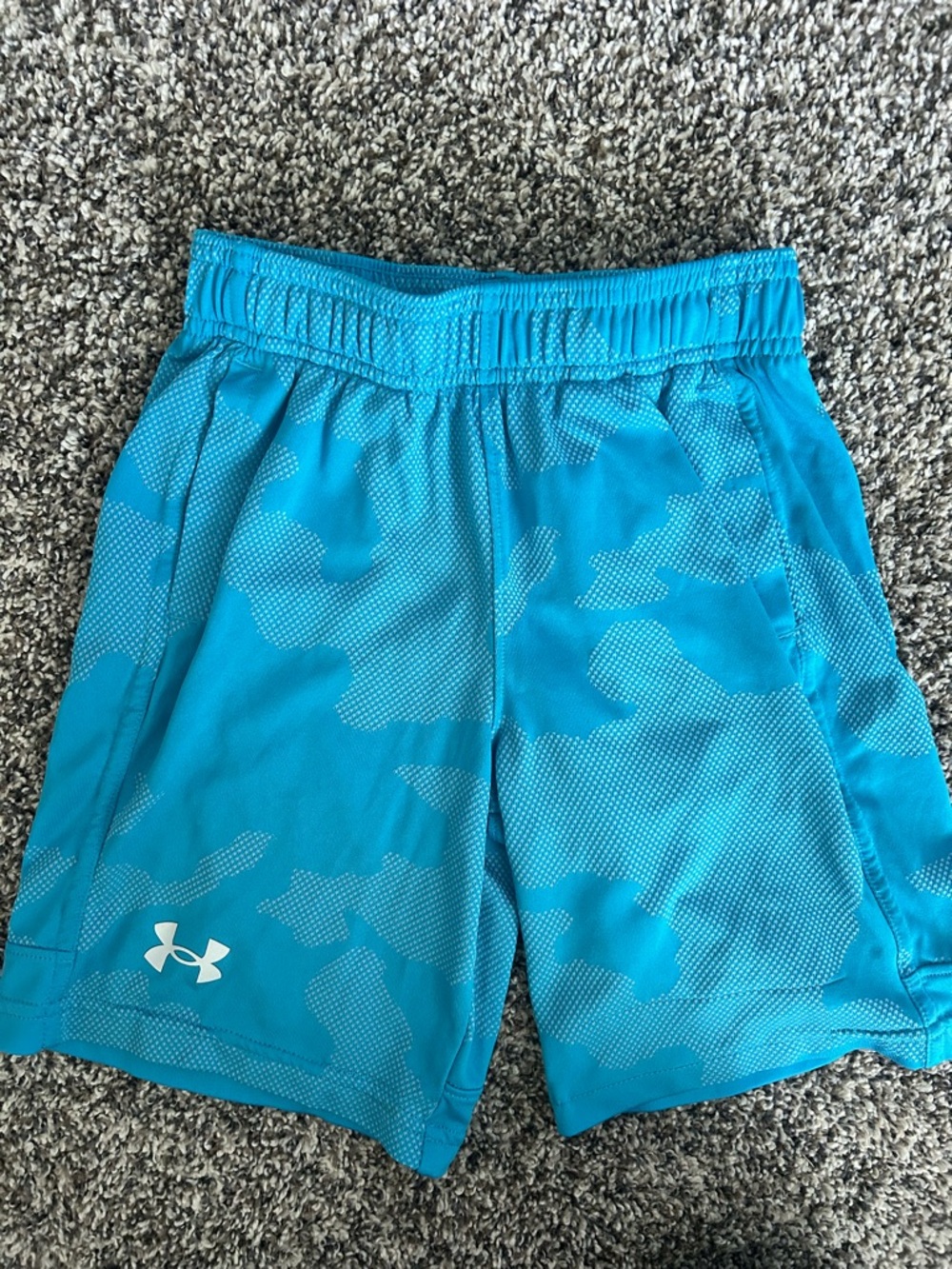 Boys Under Armour Bright Blue Camo Athletic Shorts, Size Youth XS